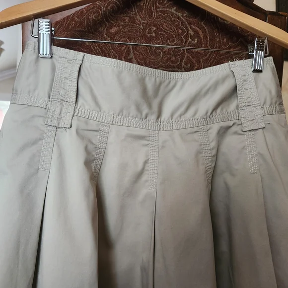 ZARA skirt. Size 8. Pleated,belted gray color. Cotton. - Picture 3 of 5